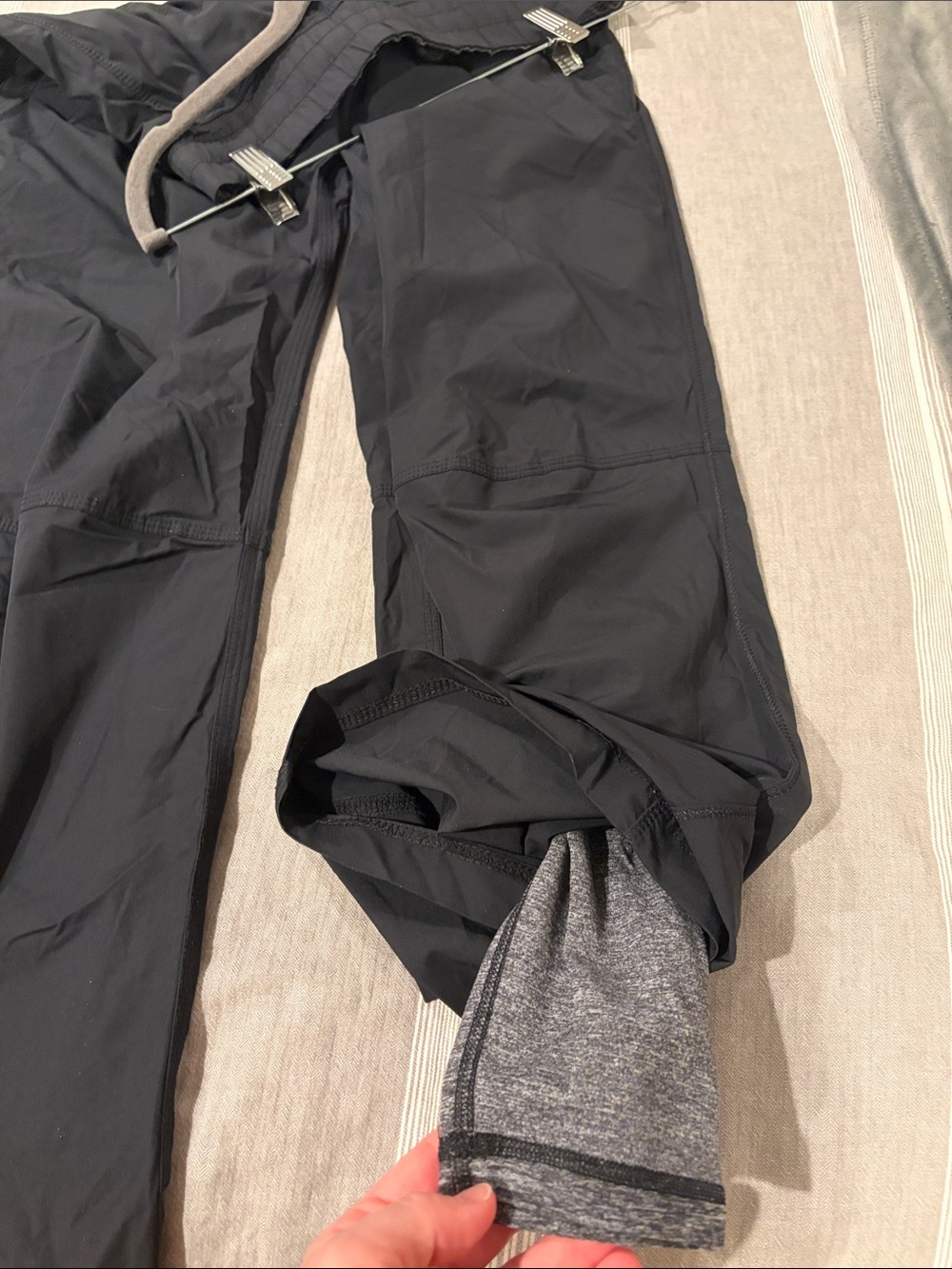 Lululemon  *Vintage* Women’s Black Dog Walking Pants (Lined) - Picture 8 of 11